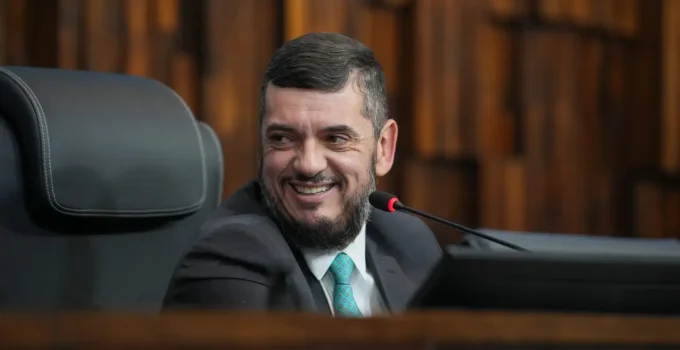 Rodrigo Bacellar: O Deputado Afastado que se Tornou o Obstáculo da Direita no Rio de Janeiro