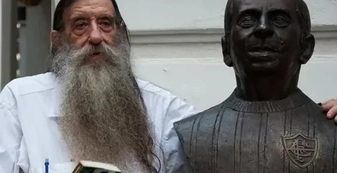 Morre Nelson Rodrigues Filho, produtor cultural e fundador do Bloco do Barbas, aos 79 anos no Rio de Janeiro