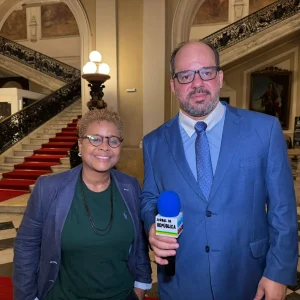 Verônica Lima: Primeira Mulher Negra na Cultura da ALERJ, Declara Futebol como Patrimônio do RJ