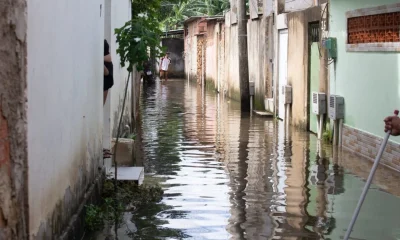 Santa Cruz: Moradores do Lote 2 desabafam sobre 'rotina de abandono' e enchentes recorrentes após forte chuva