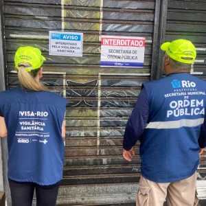 Restaurante em Ipanema é Interditado por Vender Gelo de Procedência Duvidosa e Apresentar Condições Sanitárias Precárias