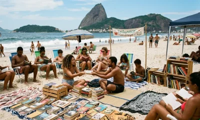 Leituraço no Leme: Praia do Rio de Janeiro se transforma em biblioteca a céu aberto com troca de livros e autores
