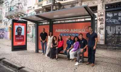 Rio de Janeiro expande projeto 'Abrigo Amigo Claro' para 22 pontos de ônibus, reforçando segurança de mulheres à noite