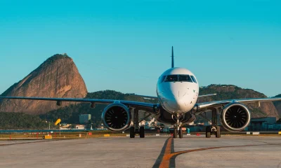 Azul registra alta de até 170% na procura por voos ao Rio de Janeiro impulsionada pelo show gratuito de Shakira em Copacabana