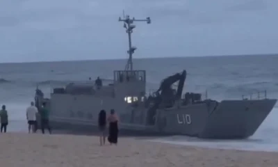 Embarcação da Marinha encalha na Praia da Macumba, no Rio de Janeiro; Marinha explica manobra de segurança