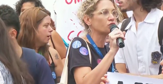 Estudantes e Professores do Pedro II Protestam Após Caso de Estupro Coletivo Envolvendo Alunos