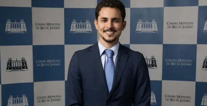 Quem é Salvino Oliveira, vereador e ex-secretário da Juventude do Rio preso em operação contra o Comando Vermelho