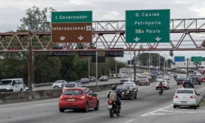 Acidente com Três Motos e um Carro na Linha Vermelha Deixa Duas Pessoas Feridas Perto do Galeão