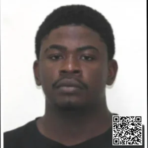 Disque Denúncia divulga cartaz de Carlos Alexandre, suspeito de balear advogada em Niterói