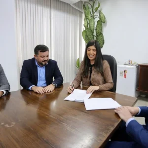 Governo do Rio assina contrato com novo operador dos trens urbanos e prevê R$ 600 milhões em investimentos