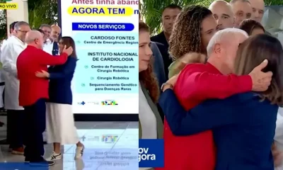 Janja surpreende Lula com beijo apaixonado durante evento oficial do governo no Rio de Janeiro