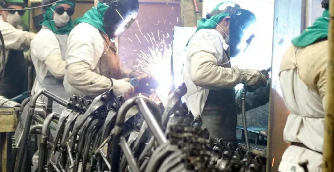 Produção Industrial do Rio de Janeiro Dispara 5,6% em Janeiro, Superando Média Nacional e Mostrando Resiliência