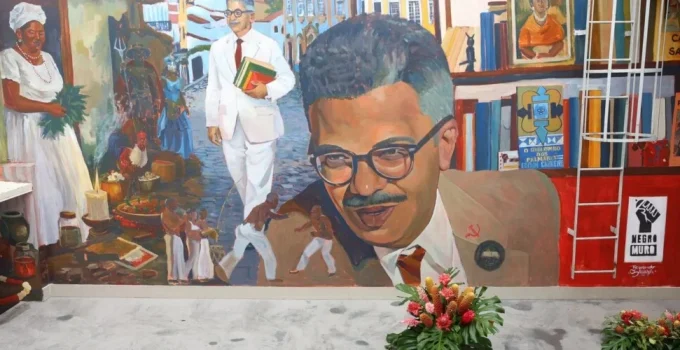 Edison Carneiro, Etnólogo da Cultura Afro-Brasileira, é Homenageado com Mural Vibrante no Rio de Janeiro