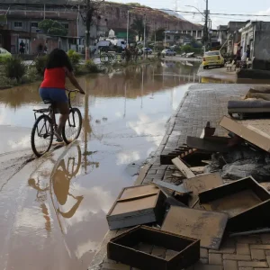Atingidos pela Crise Climática no RJ Exigem Política Estadual de Adaptação do Governador Cláudio Castro