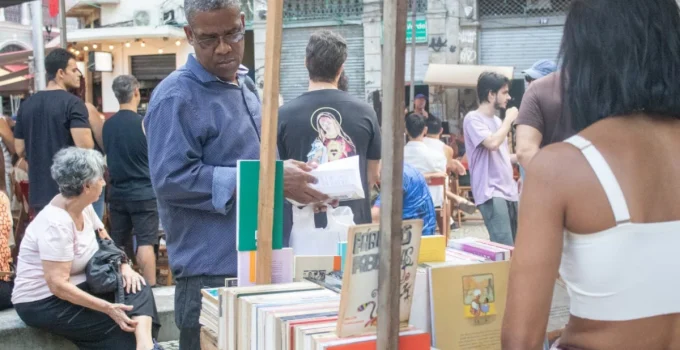 Feira Literária Inaugura no Largo de Santa Rita, Centro do Rio, com Debates e Cultura Carioca