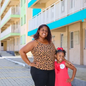 Governo do Rio sorteia 220 moradias para famílias do Complexo do Alemão em novo condomínio