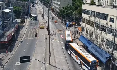Bandidos Sequestram Cinco Ônibus e Formam Barricadas Durante Operação Policial na Praça Seca, RJ