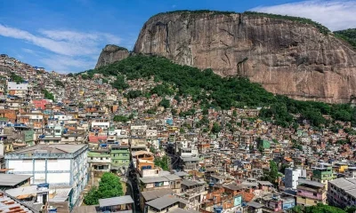 Turismo Comunitário no Rio: Tours de Mototáxi na Rocinha e Vidigal Atraem Mais de 50 Mil Visitantes em Dois Meses