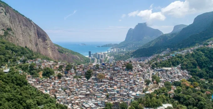 Turismo de Favela no Rio: Passeios de Mototáxi e Vistas de Drone na Rocinha Atraem 50 Mil Visitantes