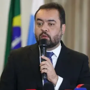 Cláudio Castro antecipa saída do governo do RJ para esta quarta-feira (18) em meio a julgamento no TSE