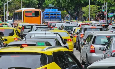 Roubo de carros dispara 5% no Rio de Janeiro, enquanto furtos de celular caem 3,1%