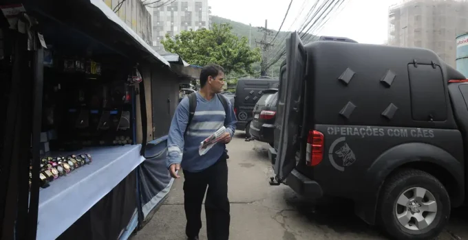 Operação do BOPE no Morro dos Prazeres: 8 mortos, incluindo líder do Comando Vermelho, e ônibus incendiado