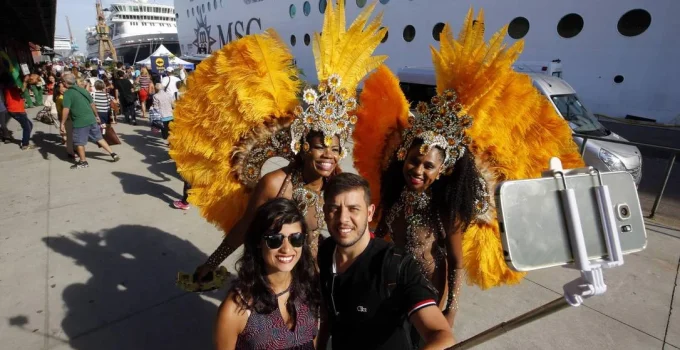 Rio de Janeiro Recebe Mais de 310 Mil Turistas Estrangeiros em Fevereiro Impulsionado pelo Carnaval