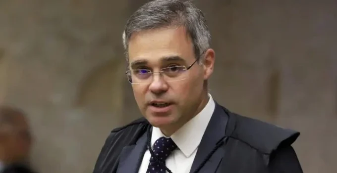 Falha mecânica em aeronave da Latam cancela voo do ministro André Mendonça para o Rio de Janeiro