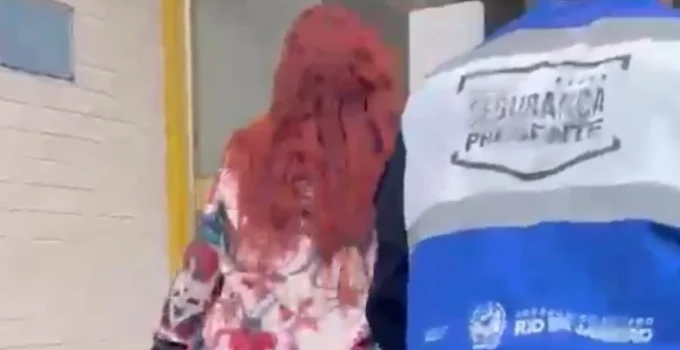 Mulher é Presa na Baixada Fluminense Suspeita de Aplicar Golpe do Falso Pix em Restaurante, Prejuízo Estimado em R$ 1,5 Mil