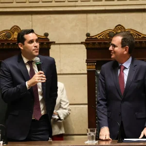 Eduardo Cavaliere assume como novo prefeito do Rio de Janeiro em cerimônia no Palácio da Cidade