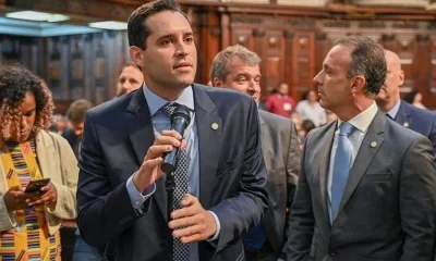 Prefeito do Rio proíbe show de Chappell Roan após polêmica com enteada de Jorginho, do Flamengo