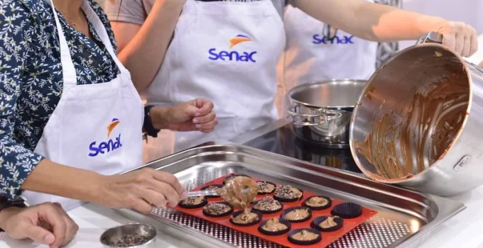 Senac RJ abre aulas-show gratuitas de gastronomia em Petrópolis com foco em doces e culinária japonesa
