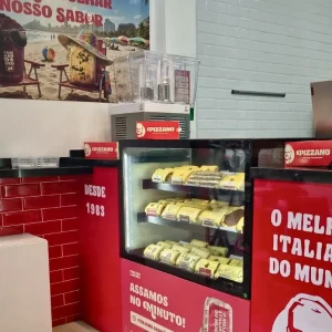 Hungara Lanches: Ícone Niteroiense de Joelhos Inaugura Nova Unidade na Barra da Tijuca