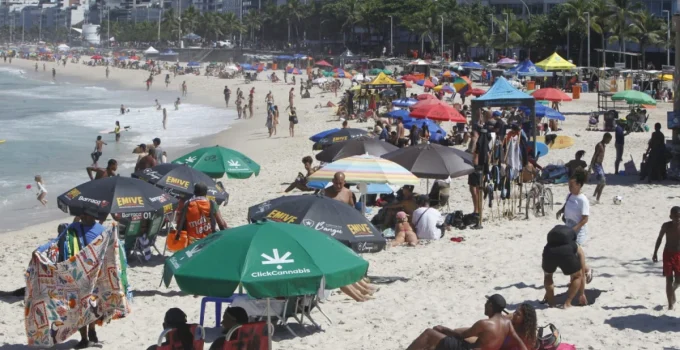 Março termina com chuva e queda de temperatura no Rio de Janeiro: veja a previsão