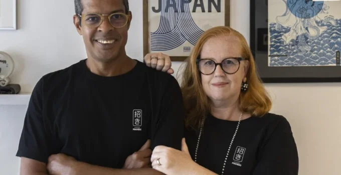 Aos 50 anos, casal troca agência de design no Rio por culinária japonesa autêntica em Guarapari