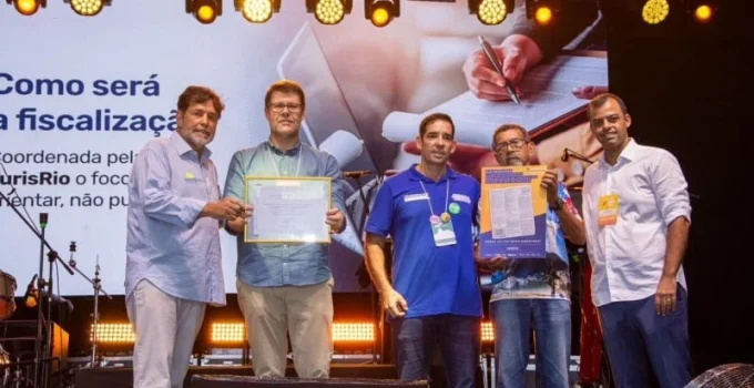 Gustavo Tutuca é homenageado na ExpoRio Turismo por entidades do setor em reconhecimento ao trabalho no turismo do estado