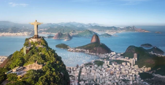 Pré-candidato Renan Santos propõe recriar Estado da Guanabara e separar Rio de Janeiro do Brasil