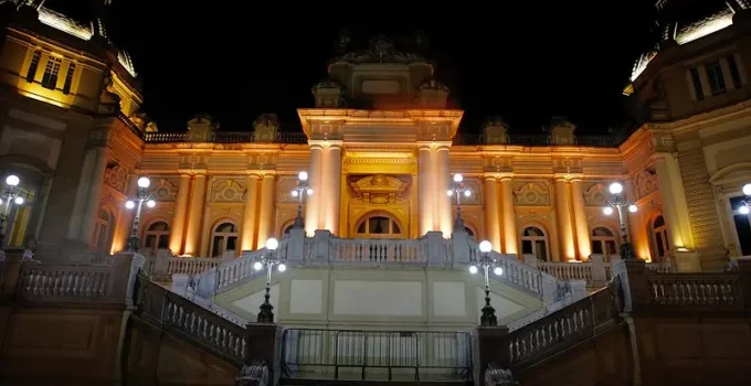 Rio de Janeiro em Caos Político: Executivo e Legislativo "Acéfalos" e Futuro Definido pelo STF