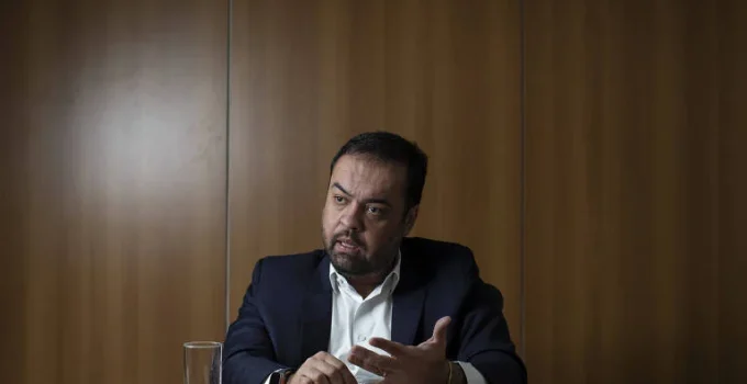 Podcast 'Café da Manhã' Detalha Crise Política no RJ e Cenários para Novas Eleições