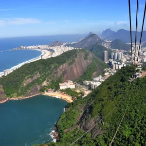 Justiça Federal do Rio proíbe tirolesa no Pão de Açúcar e condena empresa a pagar R$ 30 milhões